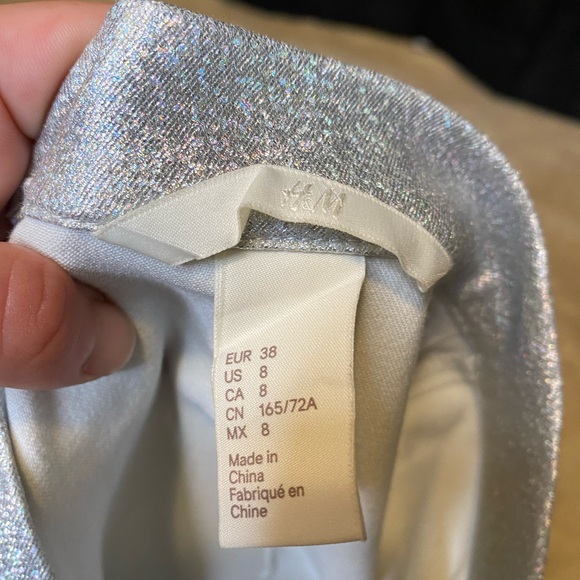 3/$12 H&M Galaxy Skirt - Picture 5 of 6